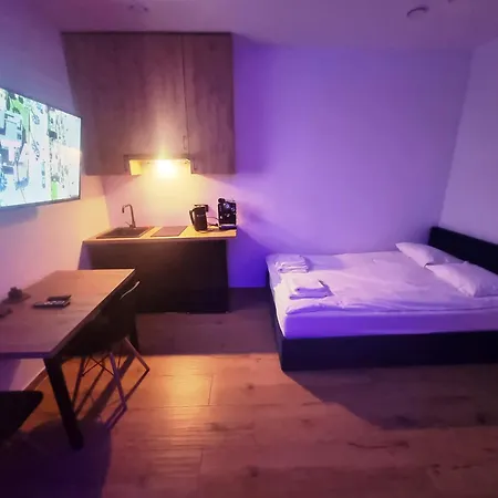 Green Room Z Opcja Jacuzzi Катовіце Екстер'єр фото