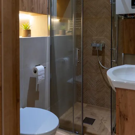 Green Room Z Opcja Jacuzzi Катовіце Екстер'єр фото
