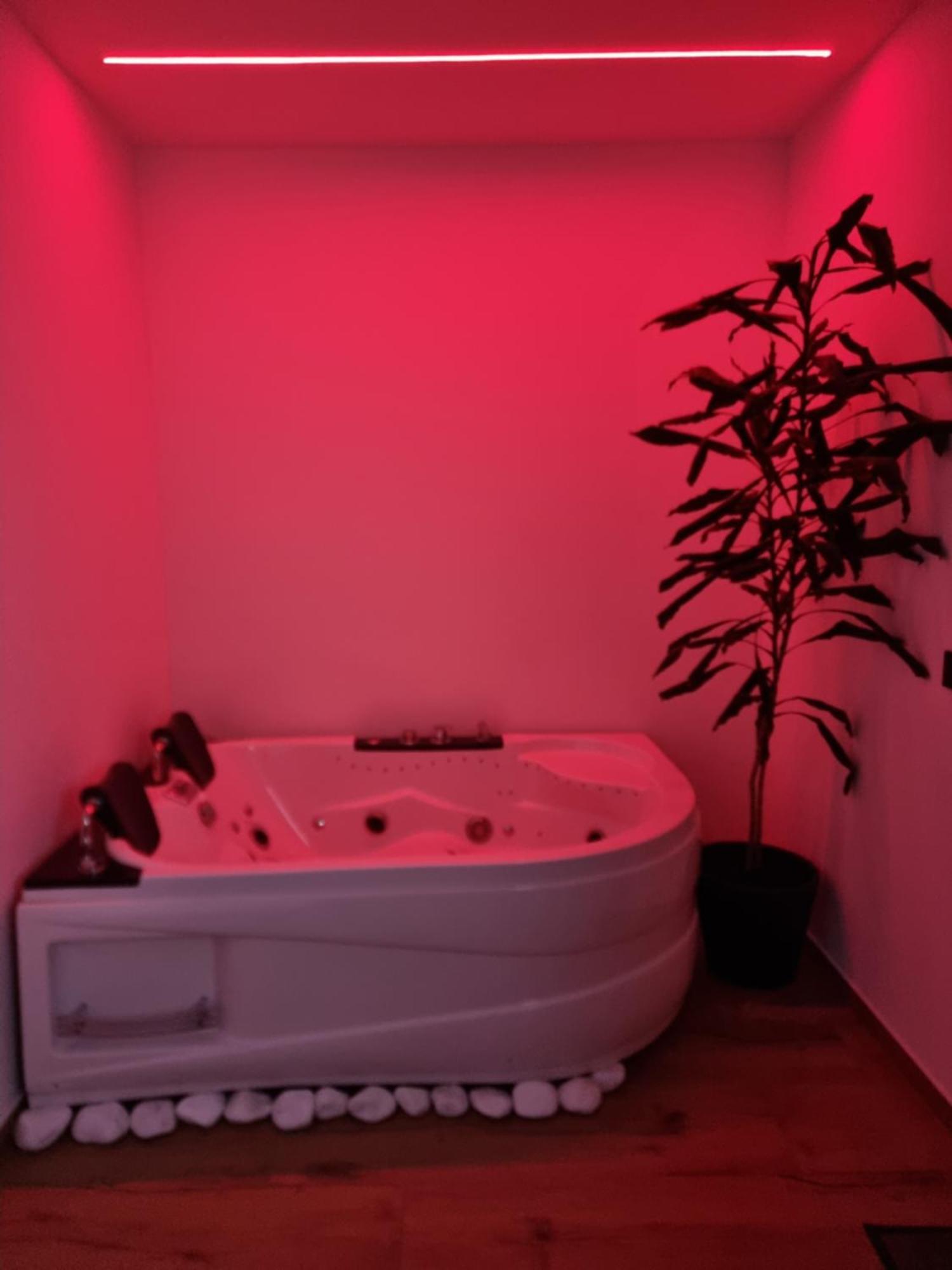 Z Opcja Jacuzzi Апартаменти *