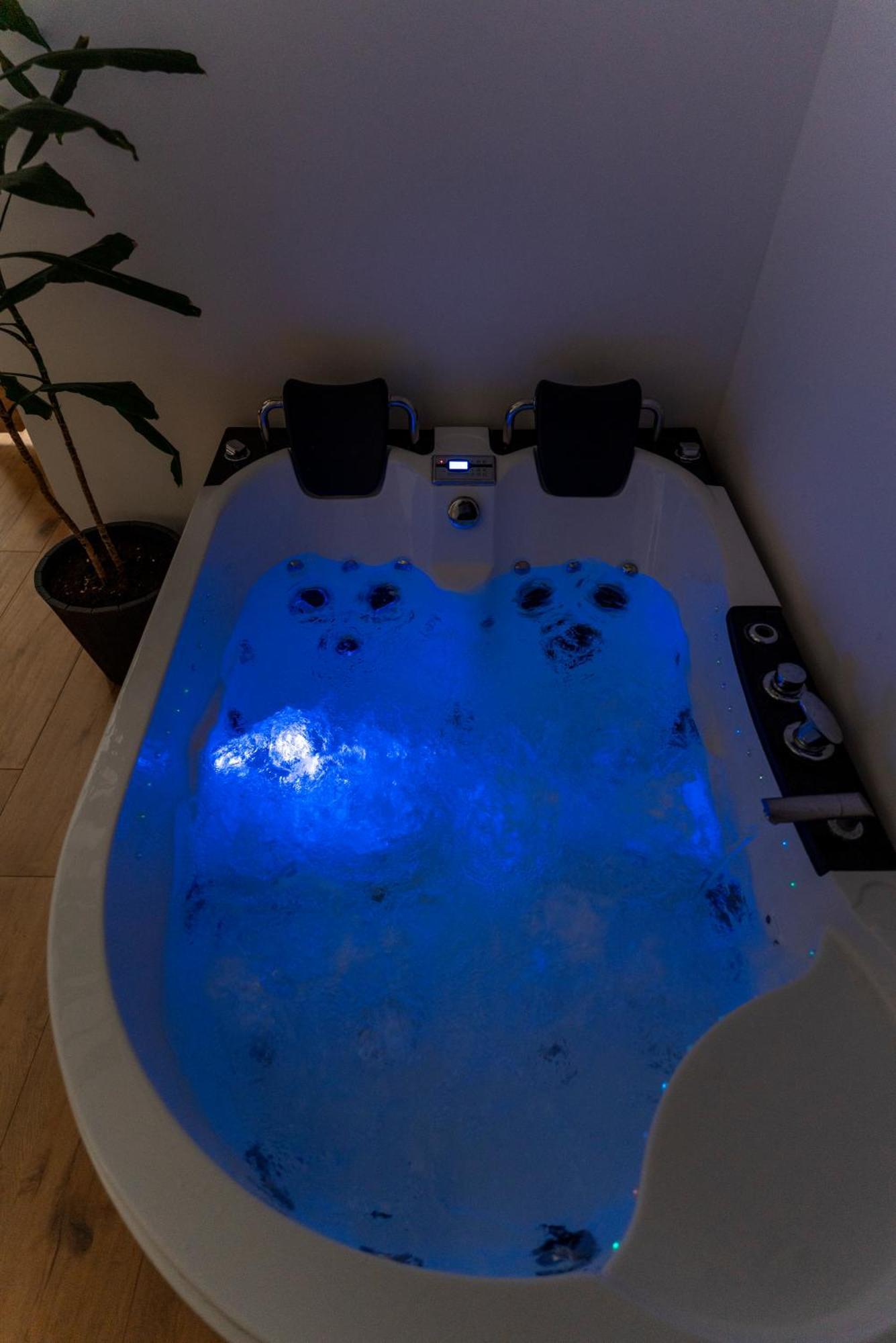 Апартаменти Z Opcja Jacuzzi *