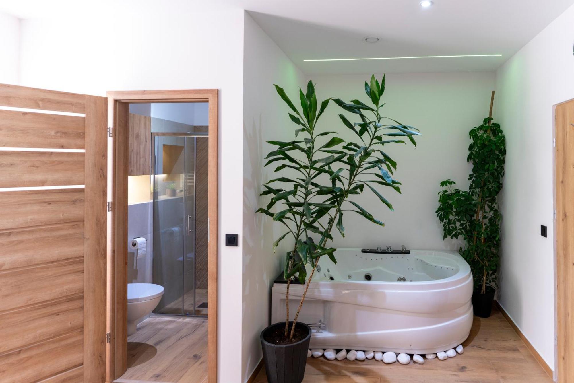 Z Opcja Jacuzzi Apartmán